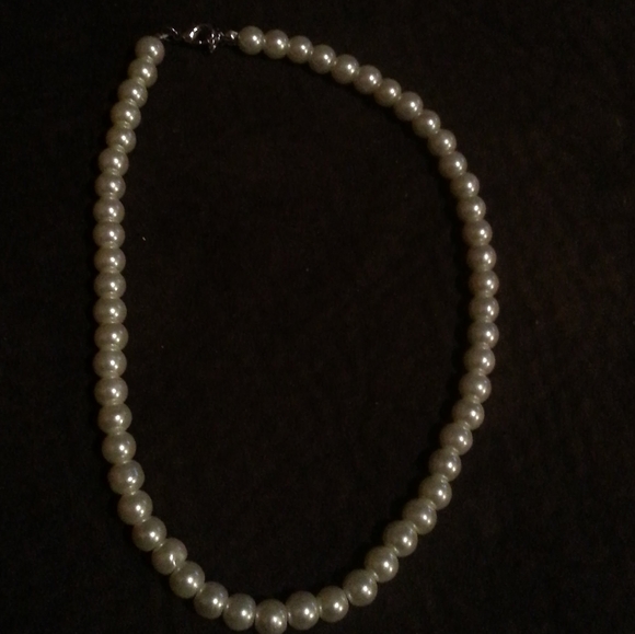 Pearl necklace bracelet and earrings - Picture 3 of 4